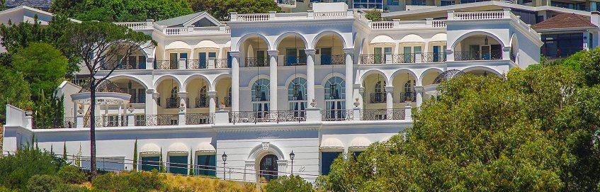 Arm und Reich: Luxus Villa in Camps Bay